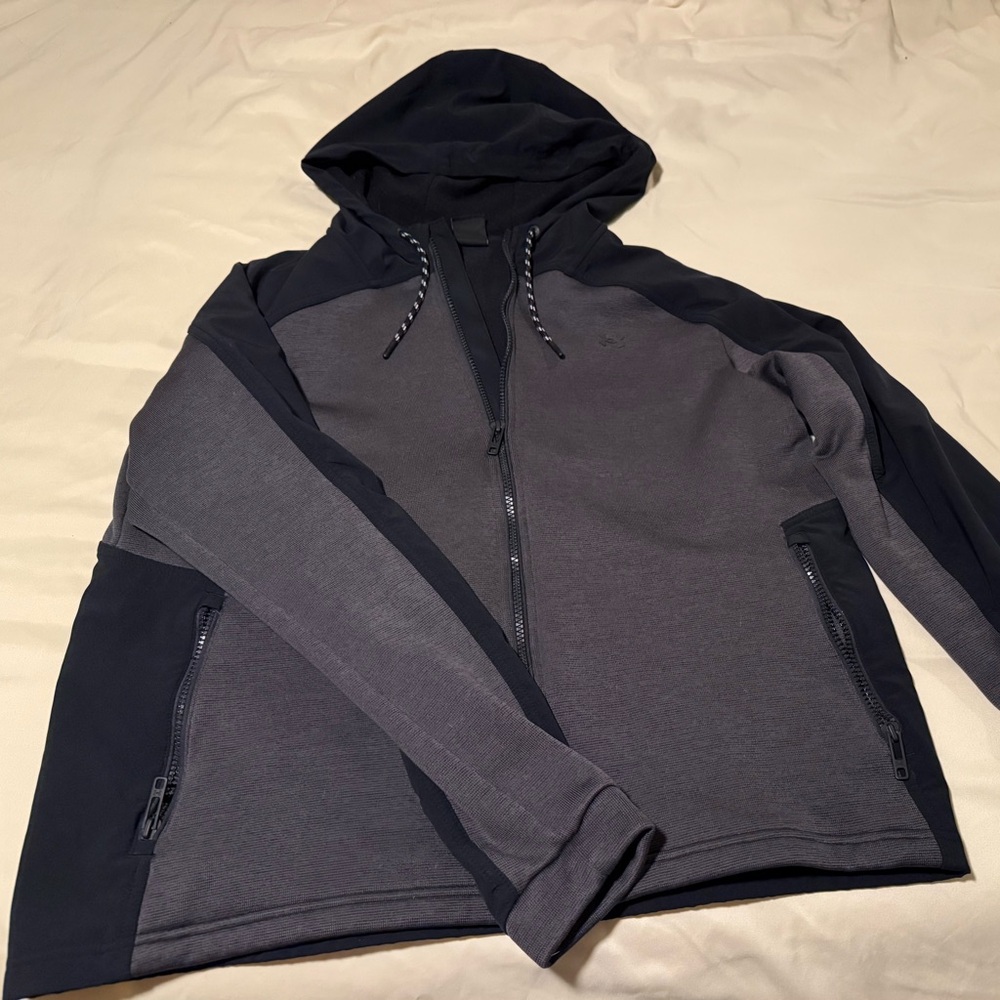 Under Armor full zip jacket - size XL